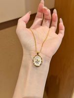 Colliers pendentifs en nacre pour femmes américaines