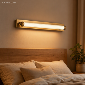 مصباح جداري نحاسي خطي بتصميم عتيق مع زجاج مضلع وإضاءة LED بسيطة لغرف النوم والحمامات - Product Image 1