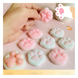Jouet à presser en forme de patte de chat mignon, en TPE et silicone souple, jouet anti-stress pour enfants de 2 à 4 ans, unisexe, multicolore - Product Image 5