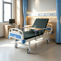 Lit d'hôpital manuel à manivelle unique avec poteau porte-perfusion, barrières latérales, matelas et roulettes pour usage médical et domestique