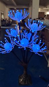 ไฟ LED ตกแต่งภายนอกอาคาร 3 มิติ รูปทรงต้นไม้ดอกเบญจมาศ สร้างบรรยากาศชวนฝัน เหมาะสำหรับเทศกาลคริสต์มาส ปีใหม่ และตกแต่งภูมิทัศน์ - Product Image 2