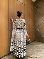 Robe longue décontractée pour filles A12598 avec manches bouffantes longues et imprimé à pois découpé