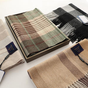 Bufanda de lana de tartán a cuadros escocesa de diseño clásico, bufanda de borla de invierno a la moda con patrón de cuadros suaves de gama alta, silenciadores para mujer - Product Image 1