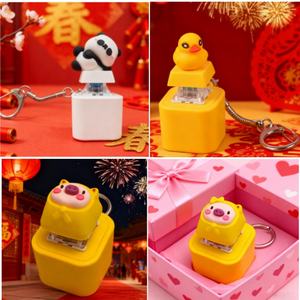 Gantungan Kunci Kartun Terbaru Bentuk Toucan Ayam Katak Panda Bebek dengan Lampu LED dan Suara, Bahan ABS untuk Hadiah Promosi - Product Image 4
