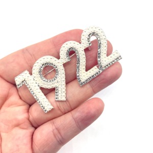 เข็มกลัดปกเสื้อสไตล์กรีกทุกชิ้นทำจากพลอยเทียมเป็นตัวอักษรซิกม่าม่าสำหรับงานแต่งงานของเด็ก - Product Image 6