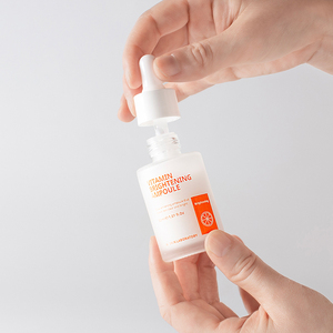 W.SKIN LABORATORY VITAMIN BRIGHTENING AMPOULE 30ml, Ampolla Iluminadora con Vitaminas, Mejora de Arrugas, Blanqueamiento de la Piel, Potenciador de Luminosidad, Sérum Facial - Product Image 2