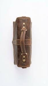 Sac fourre-tout vintage en cuir de vachette marron avec design à panneaux et fermeture à fermoir pour usage quotidien - Product Image 2