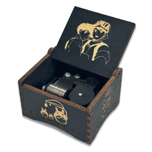 Novedad Caja Musical Pequeña de Madera de Cuerda con Mecanismo de Movimiento Automático de Anime y Dibujos Animados para Regalo de <span class=keywords><strong>Feliz</strong></span> <span class=keywords><strong>Cumpleaños</strong></span> y Halloween - Product Image 4