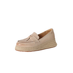 Mocasines de cuña para mujer, nueva colección otoño 2026, de cuero de grano superior, a media pantorrilla, con tiras tejidas y suela suave. - Product Image 1
