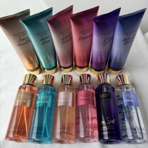 ชุดน้ำหอมวิคตอเรีย ซีเคร็ท ออริจินัลแบรนด์ สำหรับผู้หญิง ประกอบด้วยบอดี้มิสต์ 236 มล. และสเปรย์น้ำหอม 250 มล. - Product Image 4