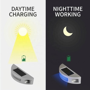 Borne lumineuse solaire LED demi-lune étanche, boîtier en aluminium moulé sous pression, éclairage actif, IP68, avertissement prismatique haute intensité - Product Image 3