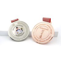 Conception de médaille personnalisée chapelet en forme d'étoile pièce maîtresse badminton trophée et médailles kpnp taekwondo athlétisme médailles