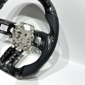 Volant sport en cuir perforé en fibre de carbone forgée argentée avec LED, personnalisable, adapté pour - Product Image 2