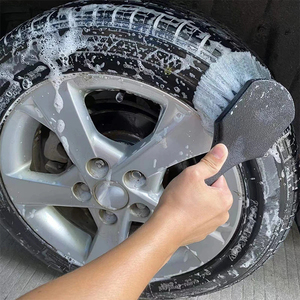 Brosse de nettoyage de roues en plastique à manche court pour accessoires automobiles, dépoussiéreur de jantes pour véhicules, outils d'entretien et de nettoyage - Product Image 4