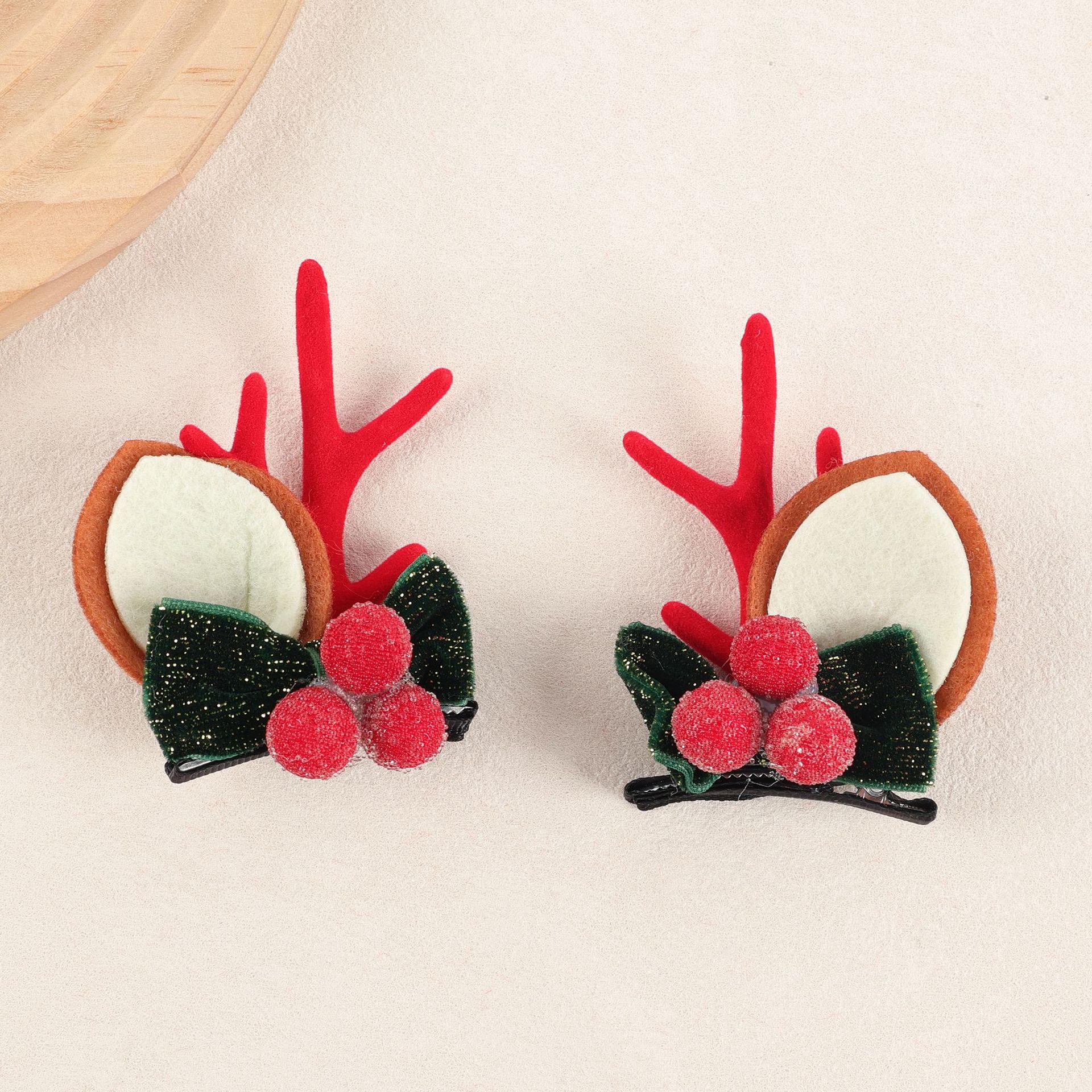 6 red fruit green antlers-red