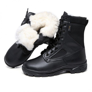 รองเท้าบูทหุ้มข้อสูง กันน้ำ ระบายอากาศ พื้นยางกันลื่น รองเท้าทำงานผู้ชาย น้ำหนักเบา ส้นเตี้ย หนังเย็บต่อกัน - Product Image 3