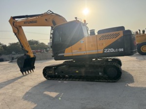 Excavatrice hydraulique de 22 tonnes de pelle de R220LC-9S Hyundai d'occasion de haute qualité pour des projets de construction et de terrassement - Product Image 5