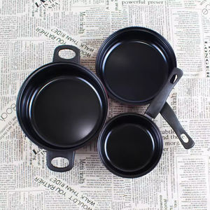 Ensemble professionnel de trois ustensiles de cuisine en fonte : poêle, casserole, faitout avec couvercles en verre – Essentiels de cuisine en gros - Product Image 5