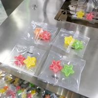 Machine de comptage et de remplissage de sachets de bonbons gélifiés à grande vitesse pour petites entreprises en promotion