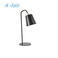 Lampe de table ajustée avec abat-jour en métal décoration de la maison lampe d'intérieur lampe de chevet