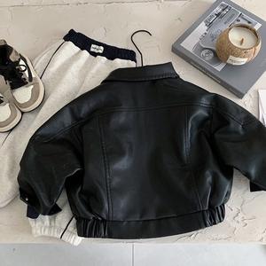 Chaqueta de Cuero para Niños To Bang Chen, Chaqueta Corta con Cierre y Manga Corta para Primavera - Product Image 3