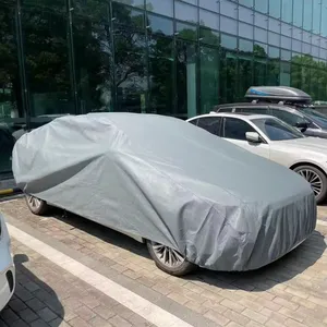 Venta caliente cubierta de coche al aire libre para todo clima impermeable 4 capas cubierta de protección de coche no tejida para coche