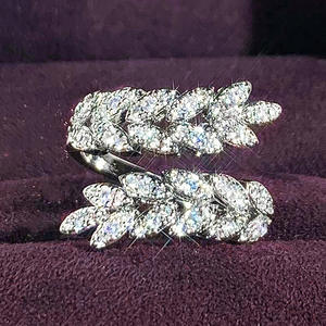 T0737 Anello in oro bianco con diamante rotondo taglio brillante naturale colore G, romantico gioiello da sposa da donna - Product Image 6