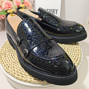 Chaussures à double boucle dorées à semelle épaisse en cuir verni pour <span class=keywords><strong>homme</strong></span> – Idéales pour les mariages - Product Image 1
