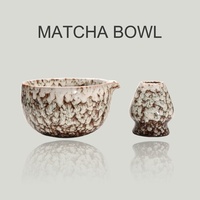 Ensemble deux pièces bol à matcha et fouet en céramique de grès de style japonais, émaillé réactif et à effet de four, de la dynastie Song, pour la cérémonie du thé