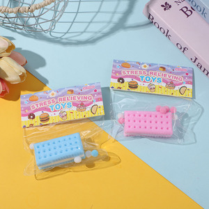 Jouet anti-stress en silicone en forme de sandwich/biscuit, aliment simulé, à rebond lent, pour enfants - Product Image 1