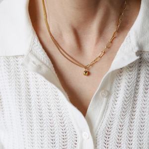 Collier élégant avec pendentif boule dorée, plaqué or 18 carats, double rangée de perles en acier inoxydable pour femme - Product Image 2