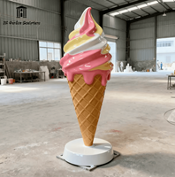 Sculpture géante personnalisée en fibre de verre simulée en forme de crème glacée pour la décoration de magasin de crème glacée