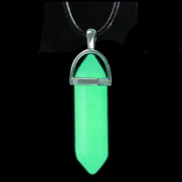 Pendentif en pierre lumineuse collier collier à breloques colonne hexagonale fluorescente cristal naturel balle cuir corde pendentif cadeau