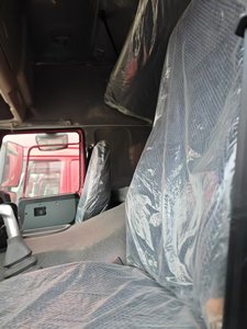 Camion de fret d'occasion Sinotruk HOWO 8x4 Euro 2 Diesel, fourgon sec, pour charges lourdes, idéal pour la logistique – Prix attractif, Offre Spéciale - Product Image 2