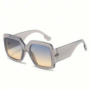 Nouveautés 2022, lunettes de soleil carrées rétro à grande monture, lunettes de soleil dégradées UV400 surdimensionnées pour femmes - Product Image 5