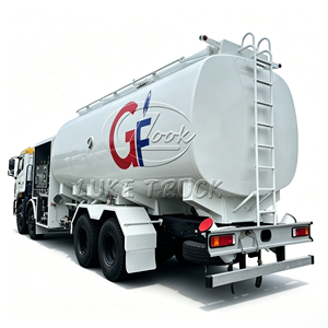 Camion de ravitaillement aérien 8x4 avec réservoir en aluminium sur mesure de 20-25 mètres cubes et compteur de carburant précis pour aéroport - Product Image 1