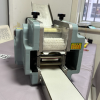 Machine à étaler la pâte, machine à rouler la pâte, machine à fabriquer des enveloppes de raviolis, machine à découper la pâte en carrés