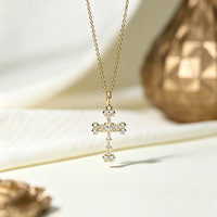 Collier Croix Scintillante SA, Chaîne Câble Dorée avec Pierres Claires, Pendentif Religieux, Bijoux pour Femmes et Hommes, Cadeau, Vente en Gros