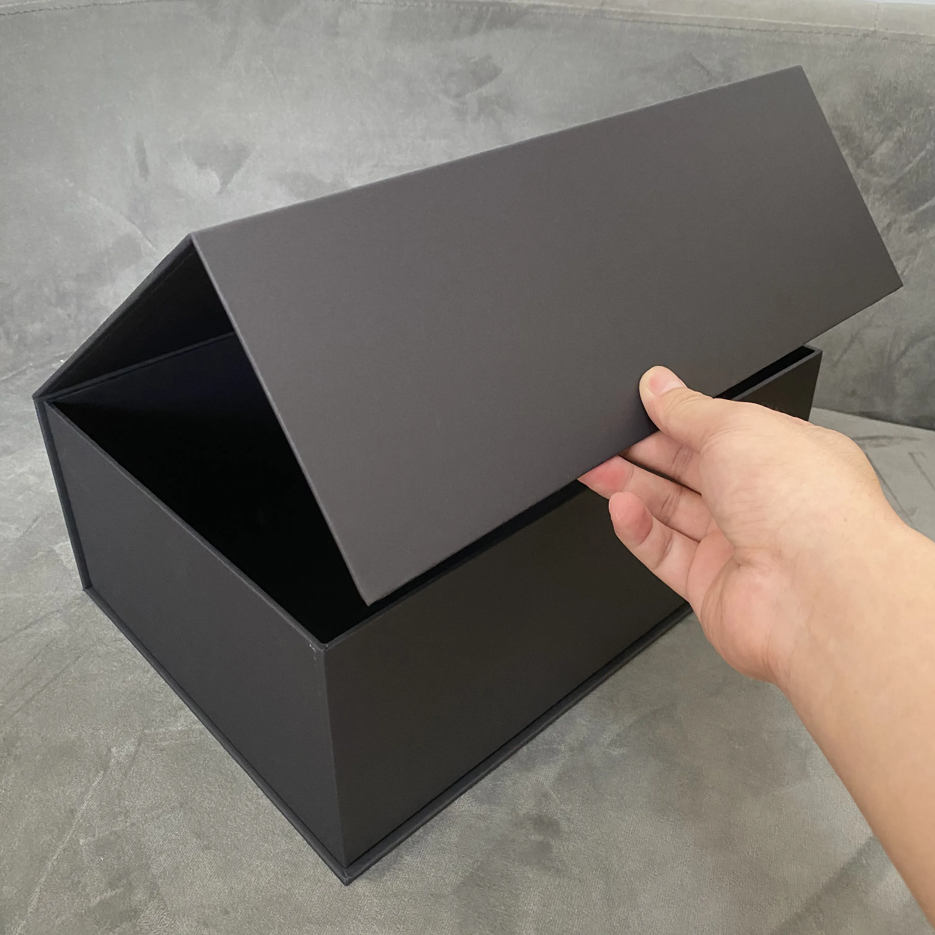 kostenlose probe luxuriöse karton bedruckte magnetische geschenkbox verpackung für kleidung aus wellpappe, kundendefinierte geschenkboxen mit logo verpackung