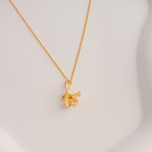 Collar de Flores de Fresia con Forma de Mariposa, Chapado en Oro, con Cadena de Latón, para Novias, un Susurro de <span class=keywords><strong>Amistad</strong></span> <span class=keywords><strong>y</strong></span> Amor Puros - Product Image 3