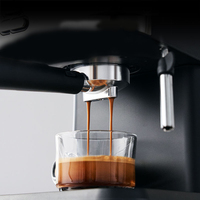 Cafetière Petite cafetière intégrée semi-automatique haute pression à vapeur concentrée à lait