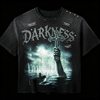 T-shirt surdimensionné pour homme, style grunge streetwear, vintage, noir délavé, effet vieilli, avec croix gothique, rivets et patchs.
