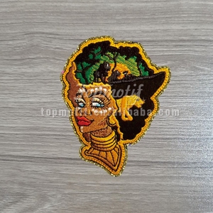 Toppe ricamate con bordi glitterati con decorazioni di perline in ferro per indumenti con chiusura a caldo su tessuto in tela - Product Image 3
