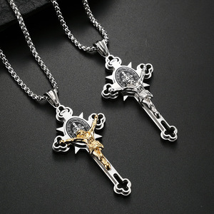 Crucifijo Jesús religión cristiana no deslustre impermeable titanio Acero inoxidable joyería colgantes hombre - Product Image 2