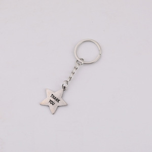 Colgante de llavero de corazón de plata antigua, de aleación de zinc con grabado, accesorios DIY para bolsos y auriculares - Product Image 5