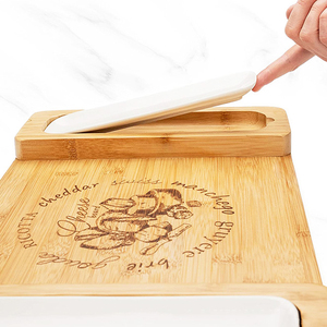 Grande planche à charcuterie en bambou <span class=keywords><strong>plateau</strong></span> <span class=keywords><strong>de</strong></span> service en bois pour le fromage parfait pendaison <span class=keywords><strong>de</strong></span> crémaillère blocs à découper en boîte <span class=keywords><strong>de</strong></span> Noël - Product Image 5