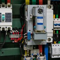 Transformador de Estilo Americano YBW Montado en Plataforma, Subestación de Distribución Sumergida en Aceite de Alta Eficiencia, Acero Galvanizado para Exteriores IP53