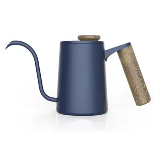 不锈钢厨房鹅颈咖啡壶长窄喷口将手柄倒在咖啡茶水壶杯滴水罐上