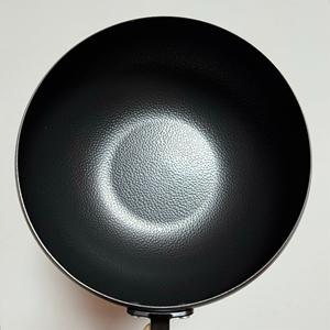 Oferta Especial: Wok de Hierro Fundido Martillado a Mano de 24/28 CM, Antiadherente Sin Recubrimiento, para Cocinar, Freír, Saltear y Preparar Salsas, Olla Tipo Wok de Gran Capacidad - Product Image 4