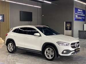 Mercedes-Benz <span class=keywords><strong>GLA</strong></span> 200 2023, Tapicería Acolchada, 4 Puertas, 5 Plazas, Motor 1.3L Turbo de 163 Caballos de Fuerza, Transmisión Automática L4, Volante a la Izquierda, Cuero, Nuevo - Product Image 2